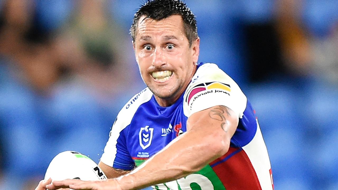 GOLD COAST, AUSTRALIA - SEPTEMBER 25: Mitchell Pearce of the Knights runs during the round 20 NRL match between the Gold Coast Titans and the Newcastle Knights at Cbus Super Stadium on September 25, 2020 in Gold Coast, Australia. (Photo by Matt Roberts/Getty Images)