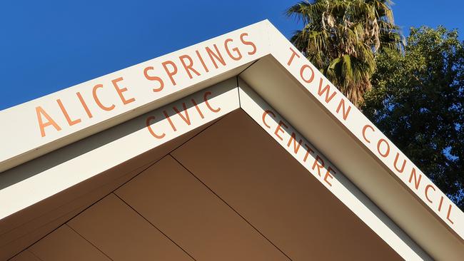 The Alice Springs Town Council will discuss financial relief policies at a meeting tonight.