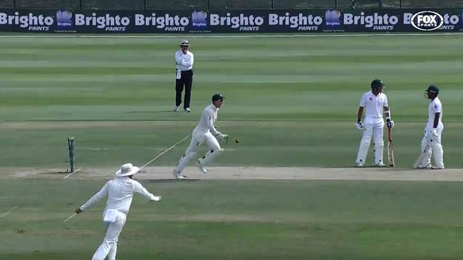 Azhar Ali run out in bizarre circumstances.