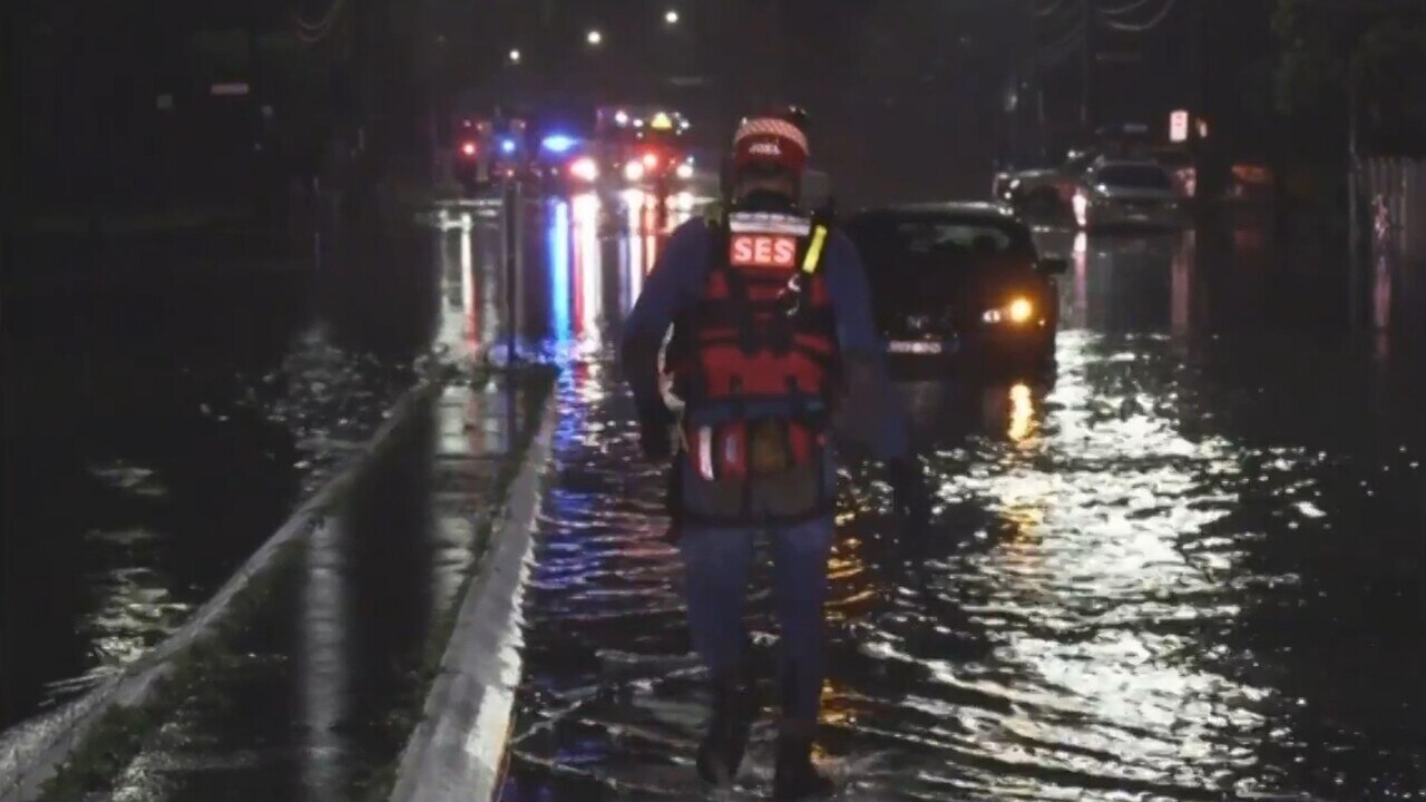 Flood levels rising in Windsor