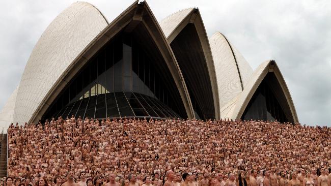 5200 Strip Off For Photographer Spencer Tunick At The Sydney Opera House The Australian 7035