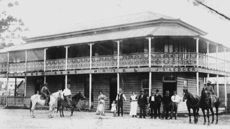 Diggers’ Arms Hotel, Tinana via Maryborough, 1861. Originally named Erin Go Bragh (‘Ireland Forever’) by Irish immigrant William St Ledger, the hotel became The Digger’s Arms during the gold rush years. Source: Unknown