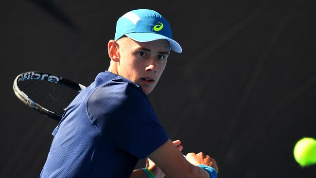 Alex De Minaur of Australia in action against Sam Querrey of the United States in round 2 of the Mens Singles on day three of the Australian Open in Melbourne, Australia, Wednesday, Jan. 18, 2017. (AAP Image/Julian Smith) NO ARCHIVING, EDITORIAL USE ONLY