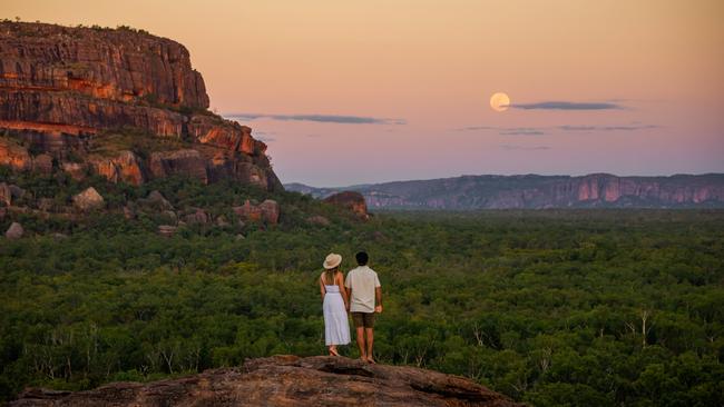 Nawurlandja Lookout looks over Anbangbang Billabong to Burrungkuy (Nourlangie Rock), Kakadu National Park, NT.