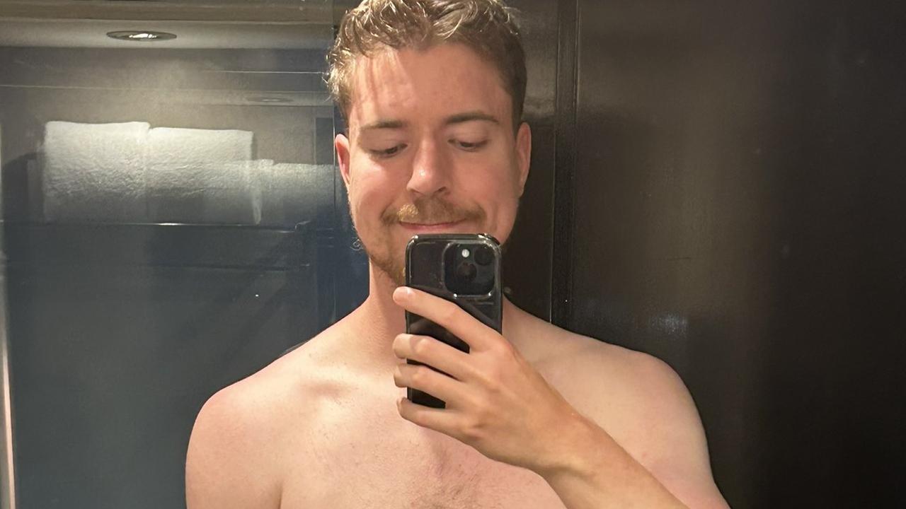 ‘Obese’ YouTuber’s amazing transformation. Picture: Twitter/MrBeast