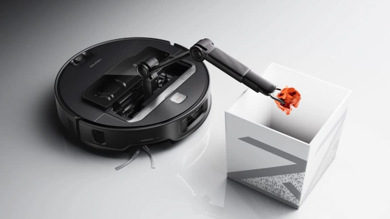 Roborock Saros Z70 can pick up your dirty washing.