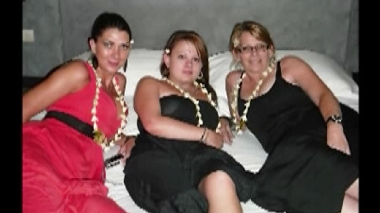 Shandee Blackburn (middle), with her sister Shannah (left) and her mother Vicki Blackburn.