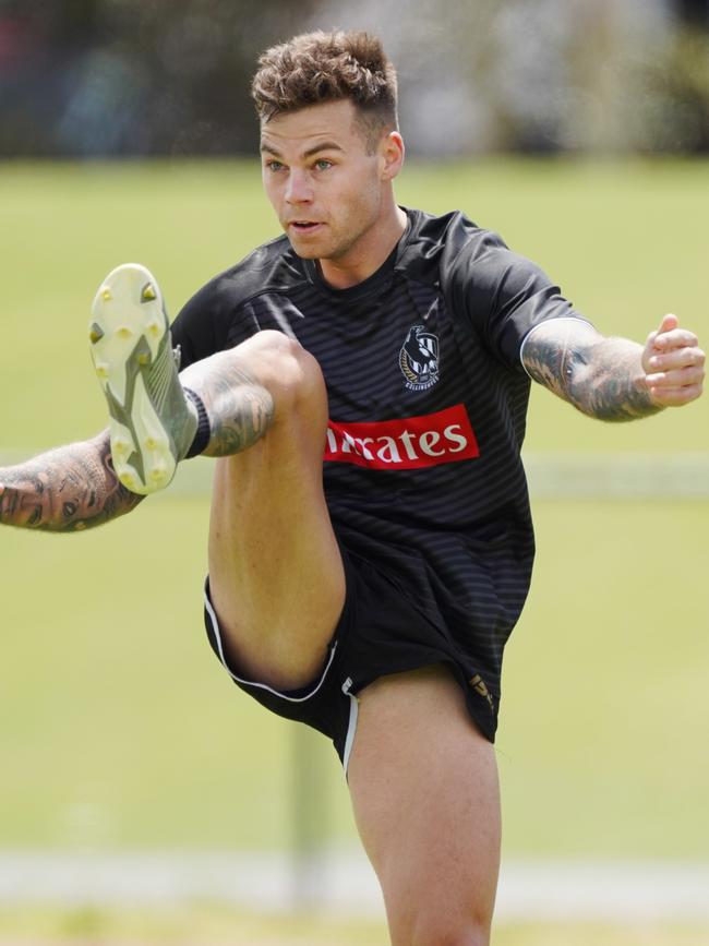 Jamie Elliott turned down offers from Melbourne and Brisbane to stay a Magpie.