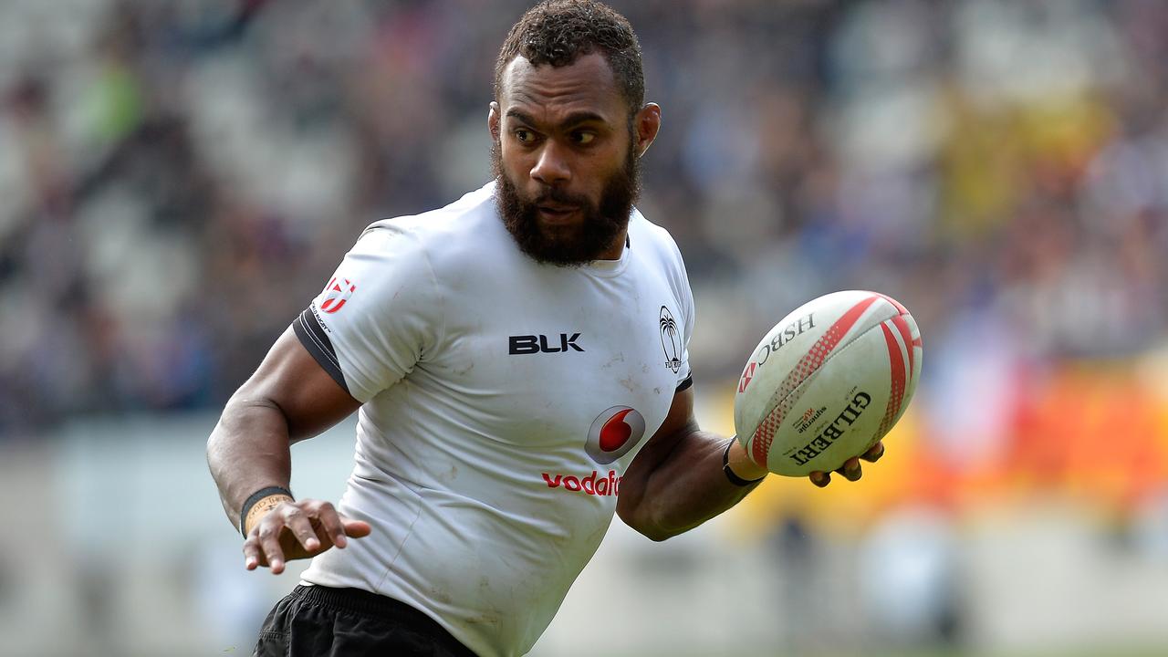 Leone Nakarawa of Fiji runs at Stade Jean Bouin.