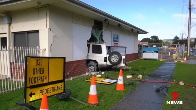 Shocking moment car smashes into Victor Harbor hospital (7NEWS)