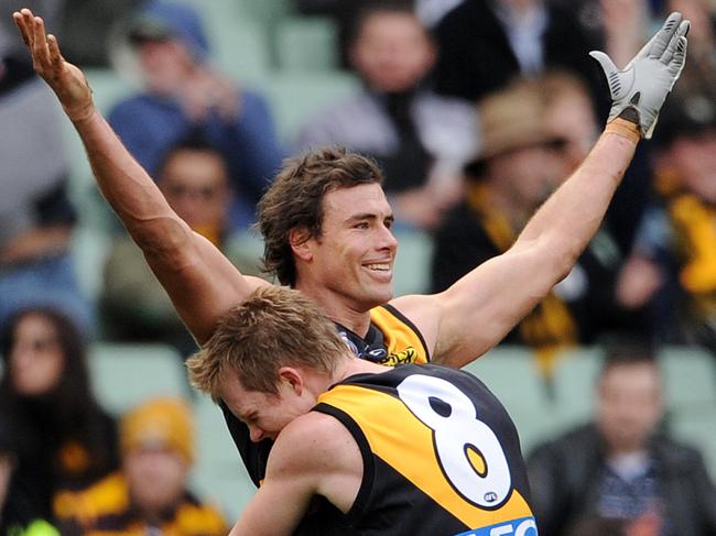 17/08/2008 SPORT: 17/08/2008 SPORT: Richmond v Hawthorn. MCG. Matthew Richardson celebrates his goal in the last quarter as Jack Riewoldt gives him a hug.