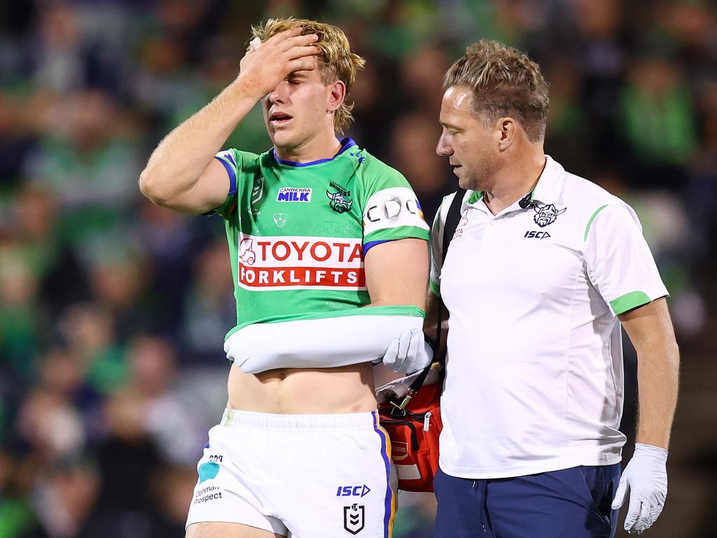 Zac Hosking suffers a dislocated shoulder in round 6. Picture: Mark Nolan/Getty Images