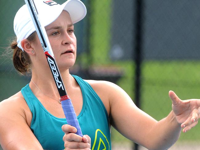 Ashleigh Barty has a hit on court 11 at the Brisbane International. Brisbane International at the Queensland tennis centre. Sunday December 31, 2017.  (AAP image, John Gass)