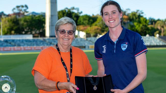 NSW Metro captain Claire Moore accepts the Player of the Tournament award following the final at the WACA Ground, Cricket Australia Under-19 National Female Cricket Championships in Perth, 12 December, 2022. Picture: Cricket Australia