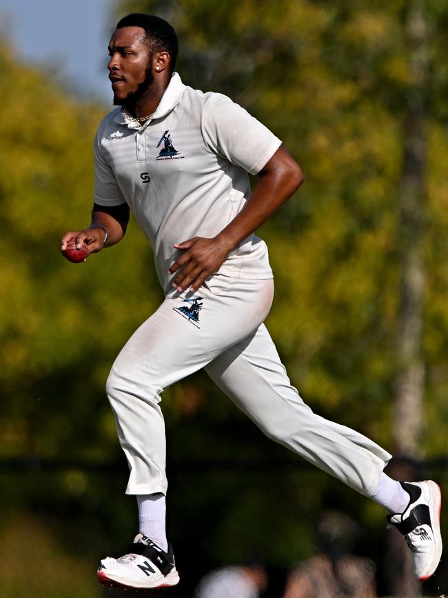 Stefon King in action for Sydenham-Hillside. Picture: Andy Brownbill