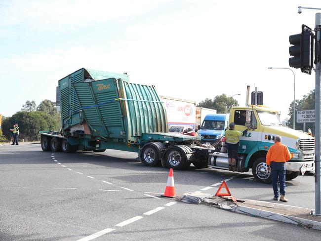 Brisbane Traffic: Rail And Road Delays At Rocklea Station As Truck Hits ...