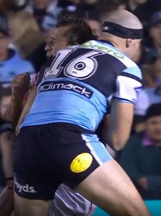 Moment of impact on Billy Smith’s jaw.