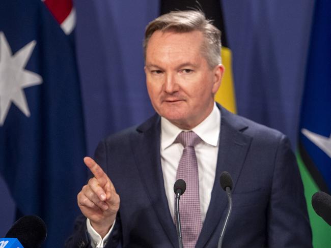 SYDNEY, AUSTRALIA. NewsWire Photos.December 13, 2024.Australian Federal Minister for Climate Change and Energy Chris Bowen holds a press conference in Sydney. Picture: NewsWire / Jeremy Piper