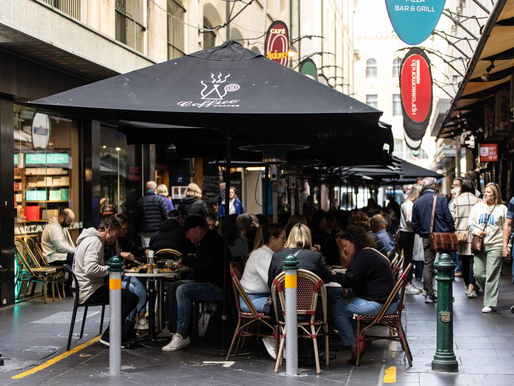 Industry groups say many hospo businesses will have no choice but to raise their prices. Picture: NCA NewsWire / Diego Fedele