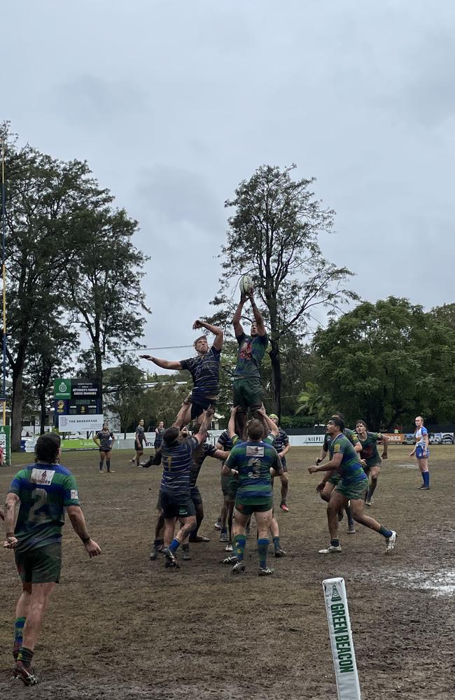 GPS lock Ethan Lucey in the lineout.