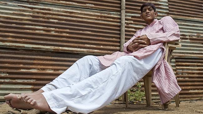 Tallest Man In India Says He's Looking For Wife, But Can't Find