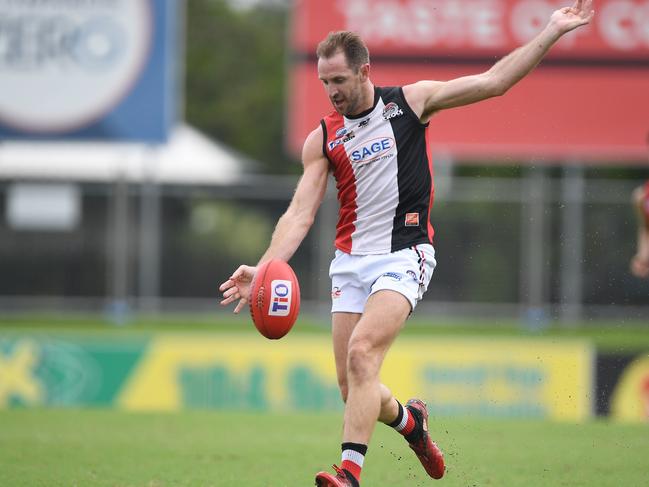 Michael Barlow puts boot to ball for Southern Districts Picture: Felicity Elliott / AFLNT Media