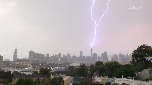 Lightning strikes Sydney Tower Eye at 5.30pm