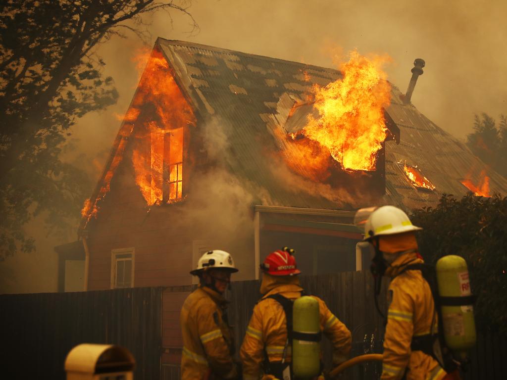 Balmoral burns in south western Sydney as bushfires destroy homes in the area. Picture: Sam Ruttyn