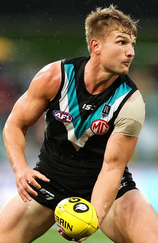 Ollie Wines is averaging six clearances in his last three games. Picture: Daniel Kalisz (Getty)