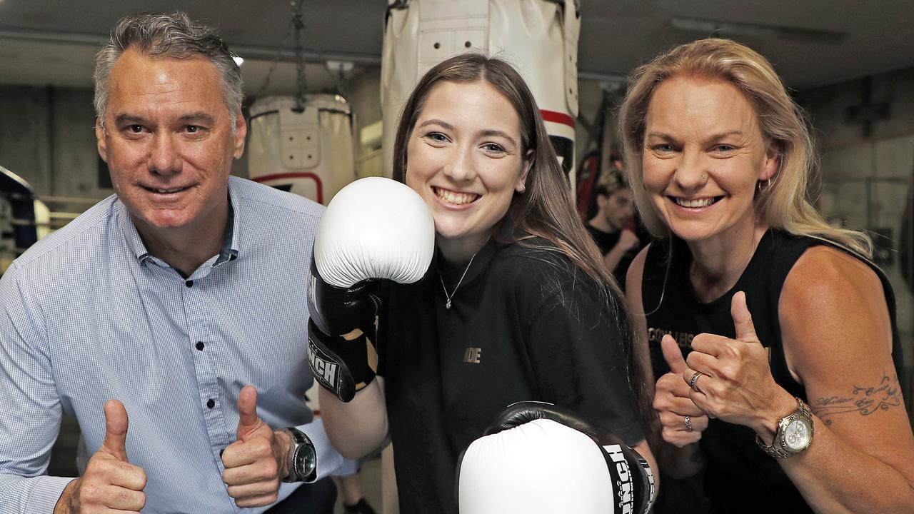 fight-4-youth-teaching-at-risk-gold-coast-teens-about-a-lot-more-than