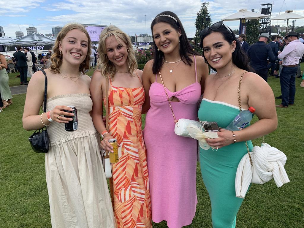 Dress code outlet for stakes day