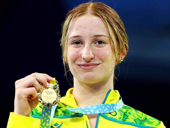 SMETHWICK, ENGLAND - AUGUST 02: Gold medalist, Mollie O'Callaghan of Team Australia poses with their medal during the medal ceremony for the Women's 100m Freestyle Final on day five of the Birmingham 2022 Commonwealth Games at Sandwell Aquatics Centre on August 02, 2022 in Smethwick, England. (Photo by Elsa/Getty Images)