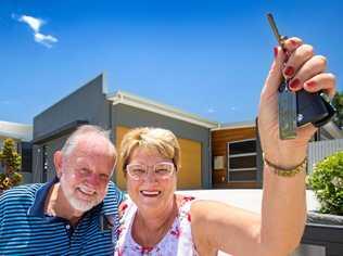 Tom and Carol Blacklaw_with the keys to their home in Sage Landing Stage One at Buderim.