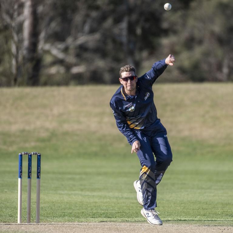 Alex Welsh for Blazers. Murdoch Lawyers DDBBL, Livewired Lightning vs Grammar Blazers. Sunday, September 25, 2022. Picture: Nev Madsen.