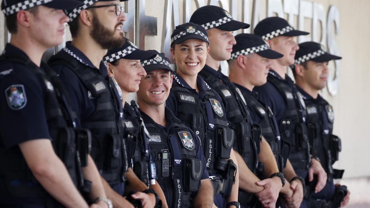 Cairns police welcomes nine first year constables to the local beat ...