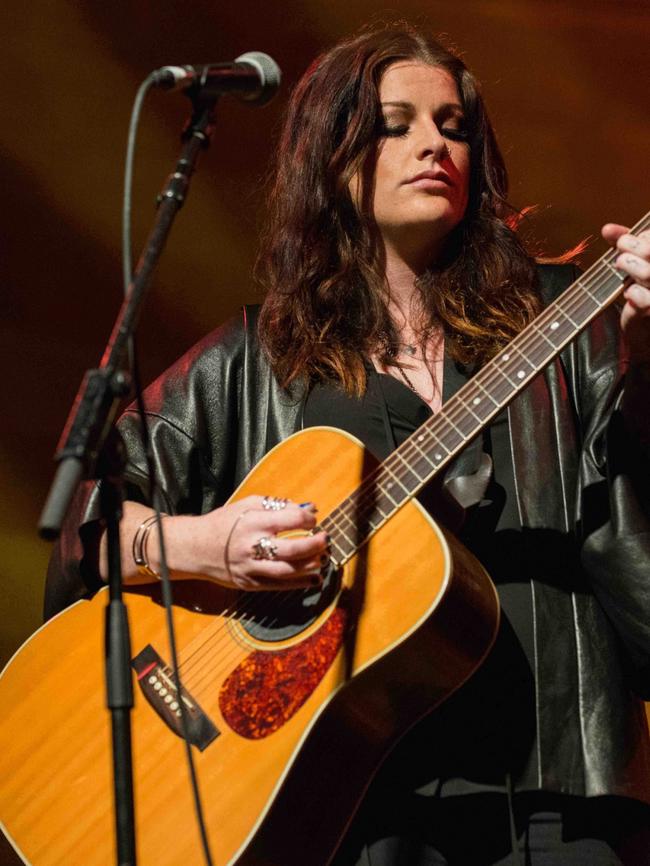 Karise Eden had four Top 10 hits at once.