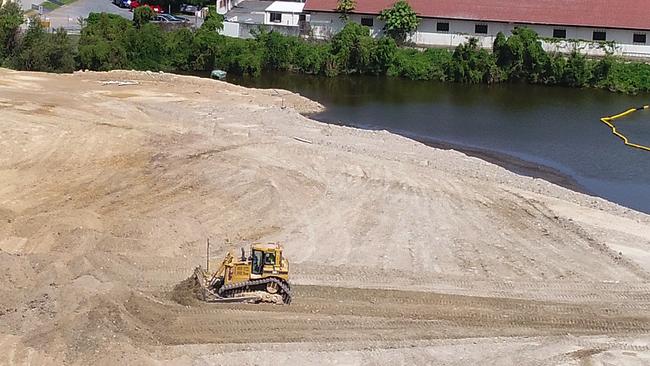 Final site works at Black Swan Lake. Picture Glenn Hampson