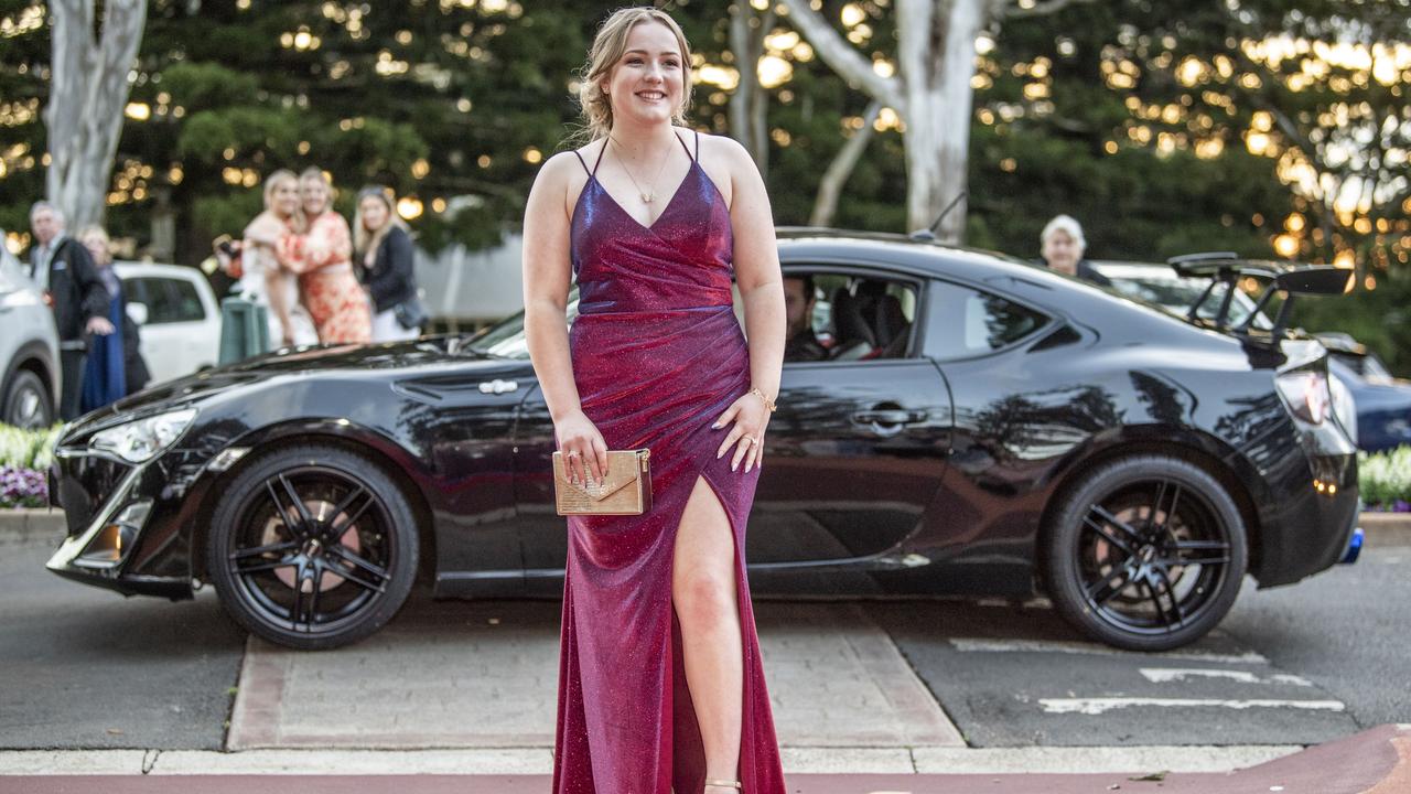 Sierra Hollis. Toowoomba State High School formal at Picnic Point. Friday, September 9, 2022. Picture: Nev Madsen.