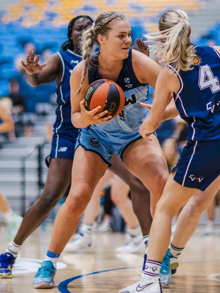 New South Wales player Isla Juffermans in action at the Under-20 National Championships. Picture: Taylor Earnshaw