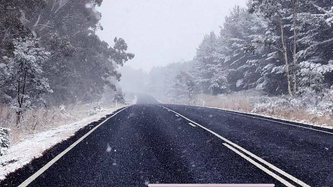 Heavy snowfalls near Bathurst, in the NSW Central West, have caused icy conditions. Picture: Chris Bowen