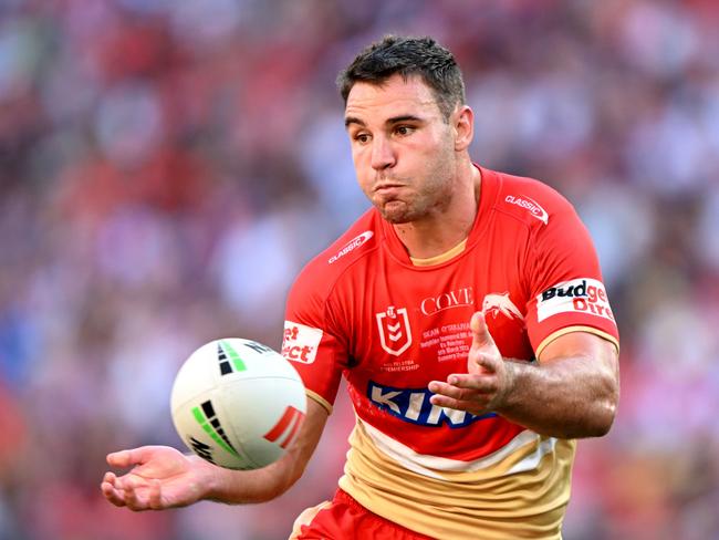 BRISBANE, AUSTRALIA - MARCH 05: Sean O'Sullivan of the Dolphins passes the ball during the round one NRL match between the Dolphins and Sydney Roosters at Suncorp Stadium on March 05, 2023 in Brisbane, Australia. (Photo by Bradley Kanaris/Getty Images)