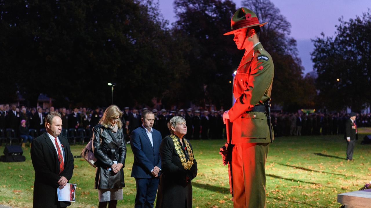 Christchurch Minister Lianne Dalziel (C) lays a wreath during the ANZAC Day Dawn Service at Cranmer Square. Picture: Getty