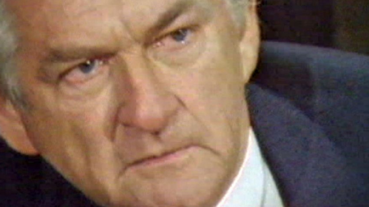 Bob Hawke becomes emotional while discussing media coverage of his daughter in the mid 1980s. ABC News