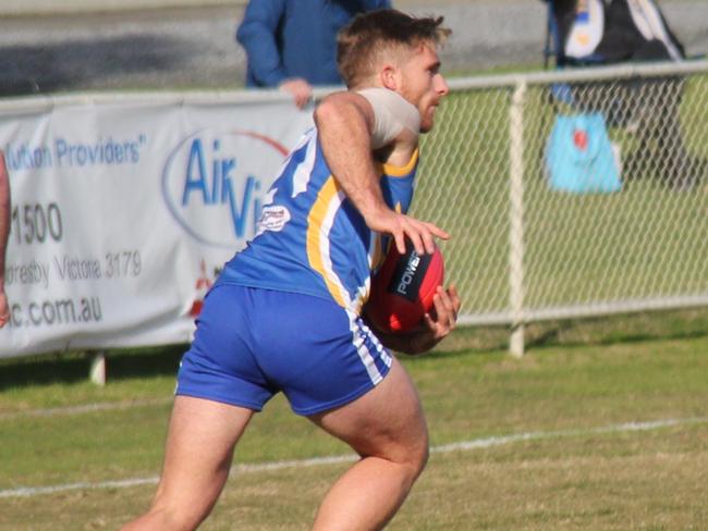 Brad Riddle in action for Glen Waverley Hawks. Picture: Gavin Dore