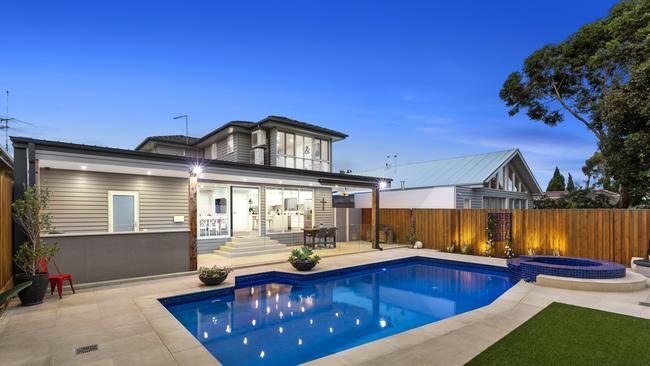 13 Daff Ave, Hampton East will go to auction just hours before the auction ban starts.