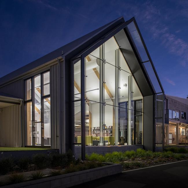 The Parklands High School Redevelopment, by ARTAS Architects, won the Chapter Commendation for Educational Architecture.