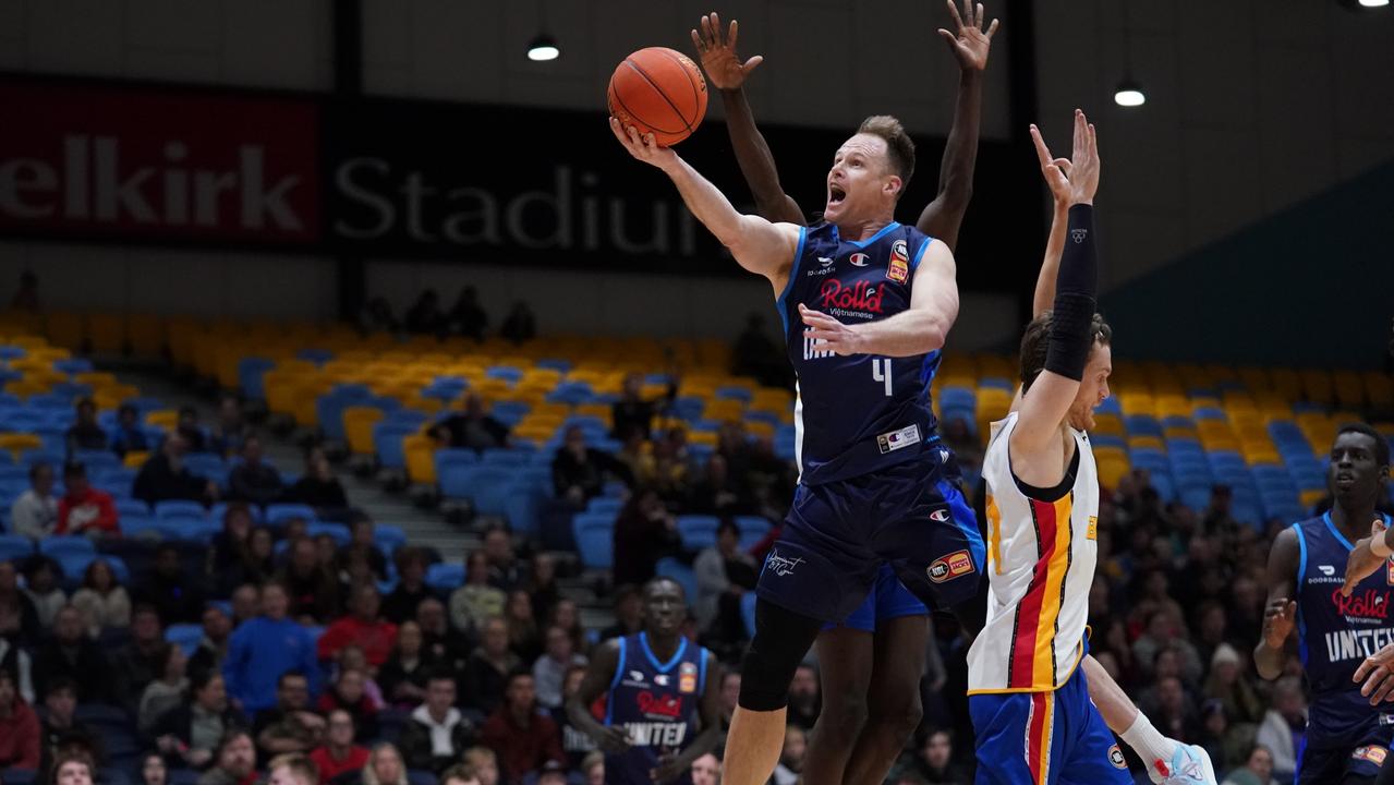 Brad Newley flies for the basket during a Melbourne United pre-season match. Picture: Melbourne United.