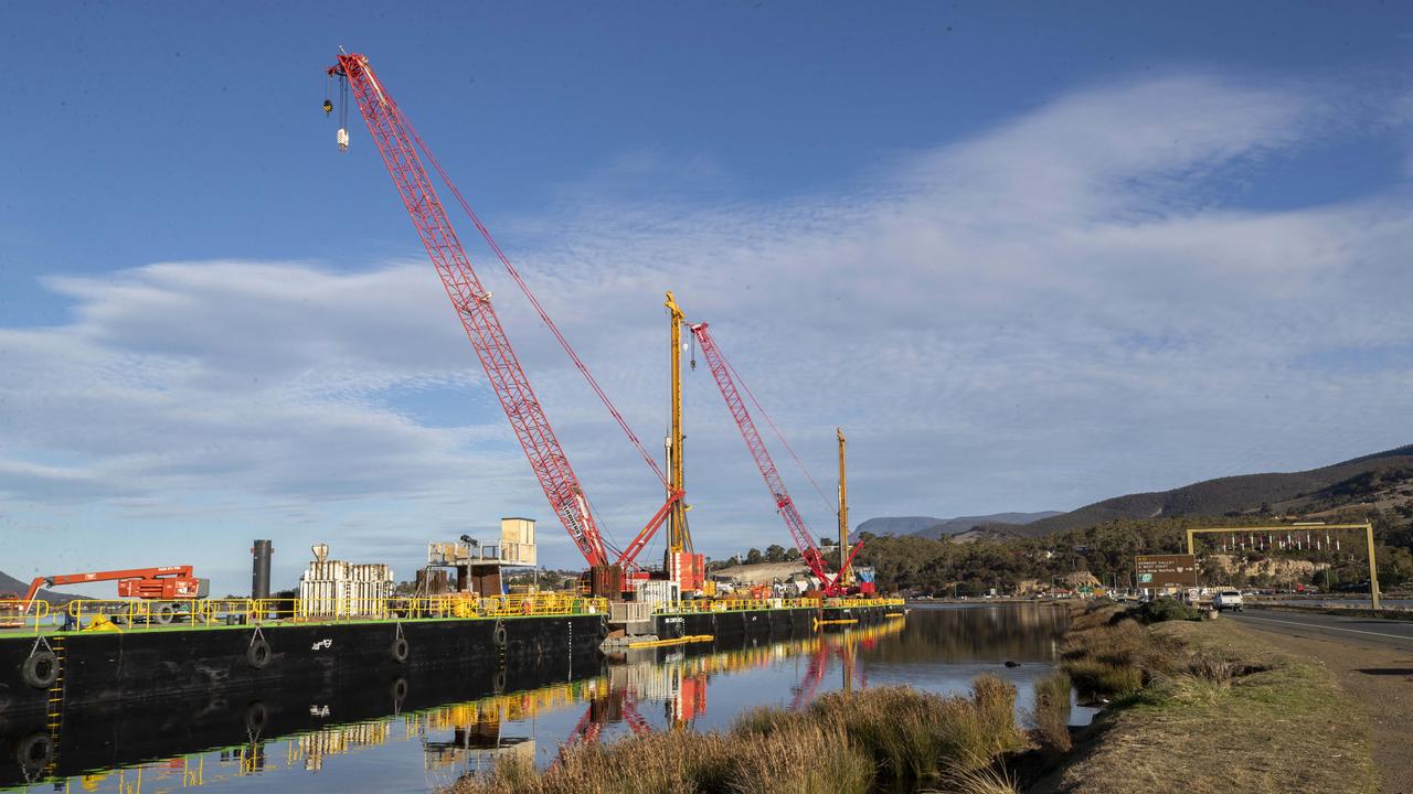 Bridgewater Bridge construction. Picture: Chris Kidd