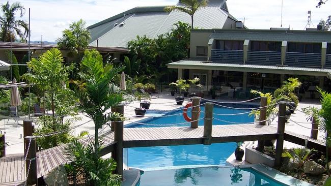 Manus Island rioters moved to luxury resort as taxpayers foot the bill ...