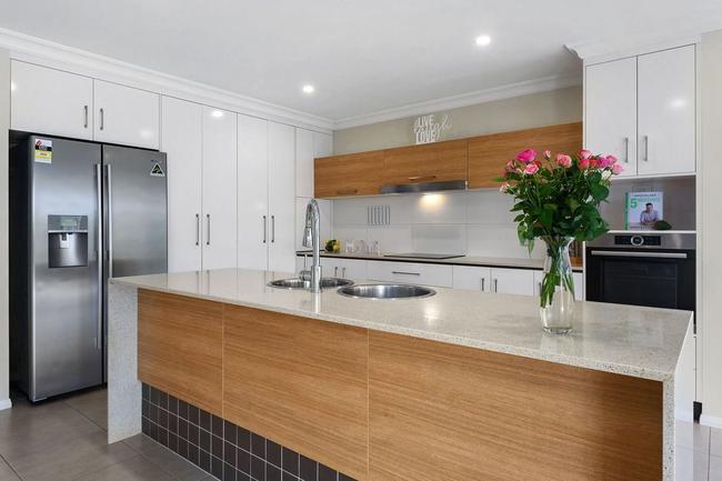 20 Fallon Dr, Middle Ridge, is for sale.